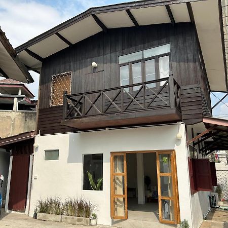 Cozy Villa In Chiangmai Old Town Chiang Mai Extérieur photo